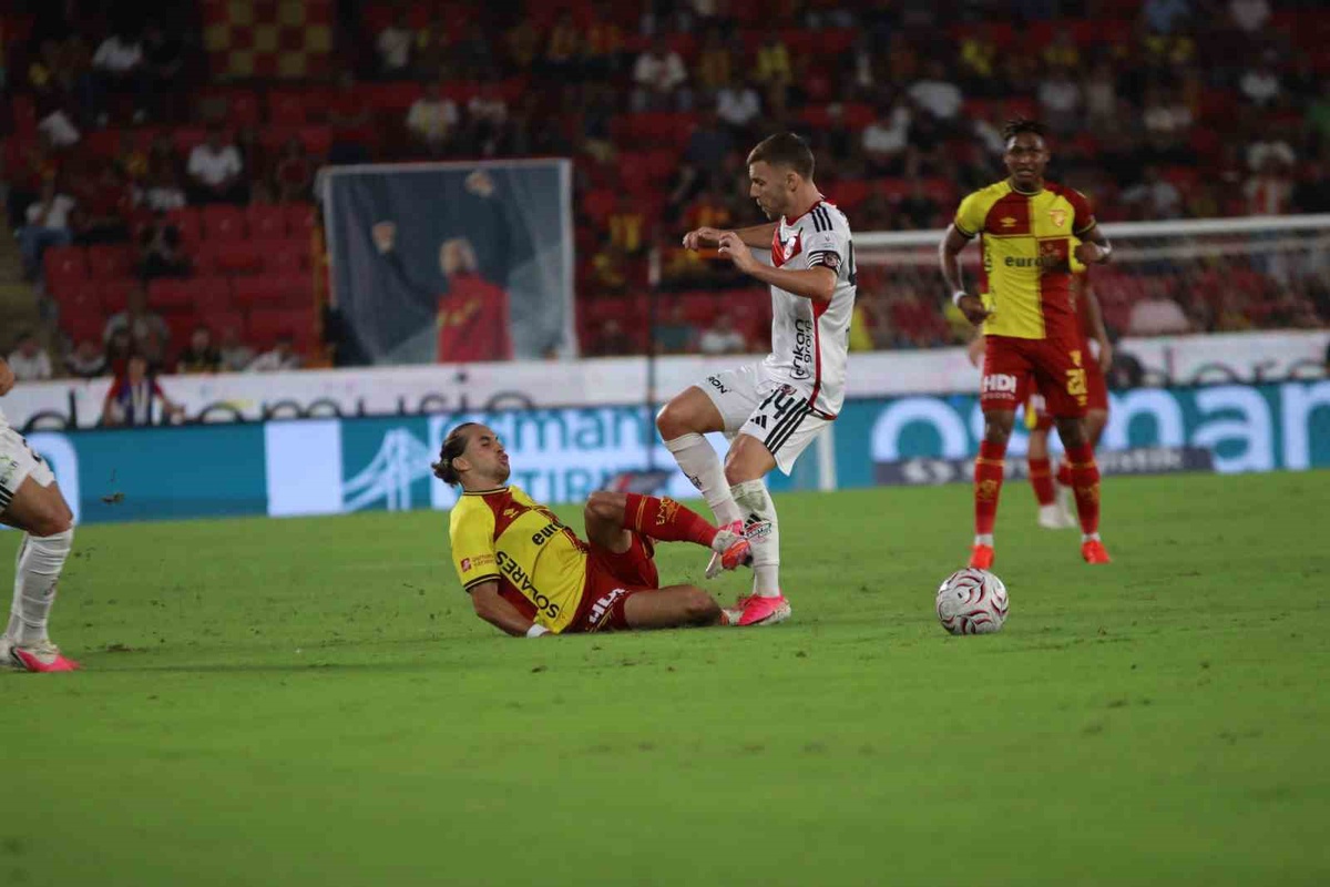 Süper Lig'de Göztepe sahasında Gaziantep FK'ya 4-2 mağlup oldu