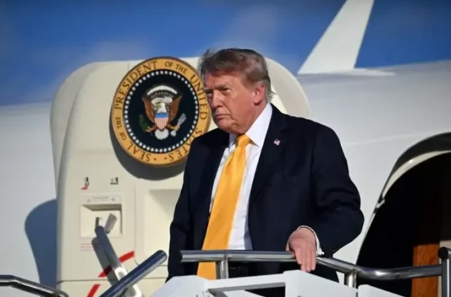 Trump'ın saçları yine gündemde! Yıllardır süren tartışmaya noktayı koydu