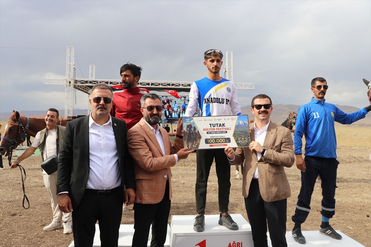 Tutak'ta Geleneksel Kültür Festivali'nde yöresel zenginlikler tanıtıldı