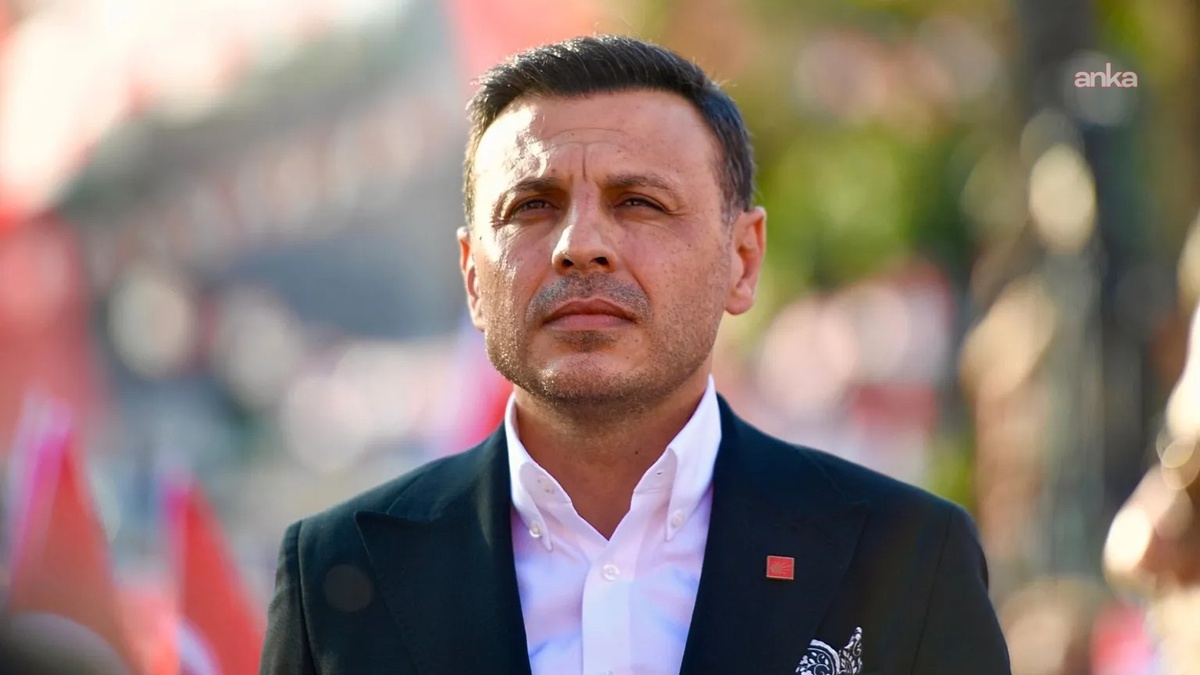 YENİ Parti İstanbul İl Başkanı Özgür Çelik, Üsküdar\'daki tutuklamalara tepki gösterdi