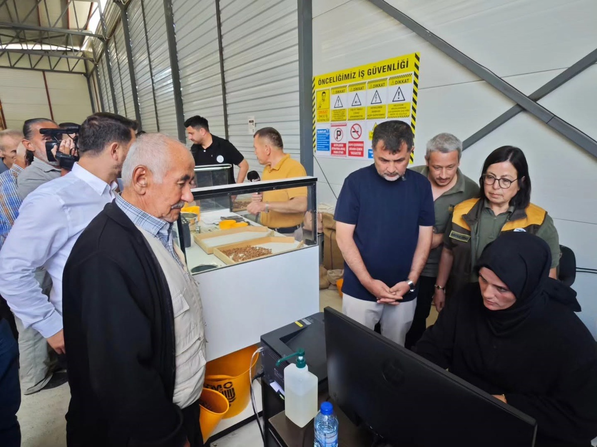 AK Parti Düzce Milletvekili Ercan Öztürk, Yığılca TMO fındık alım merkezini açtı