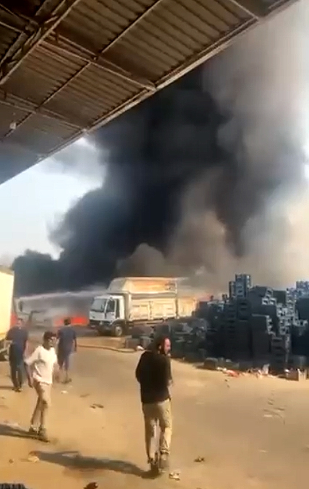 Adana'da sebze halinde 2 çocuğun sebep olduğu yangın itfaiyeye söndürüldü