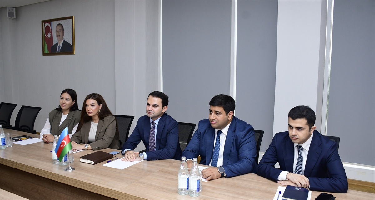 AK Parti Gençlik Kolları Başkanı İbiş, Azerbaycan\'da YAP heyetiyle bir araya geldi