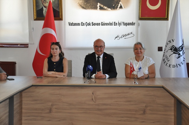 Akşehir Belediye Başkanı ve 14 meclis üyesi CHP'den istifa ederek bağımsız kaldı