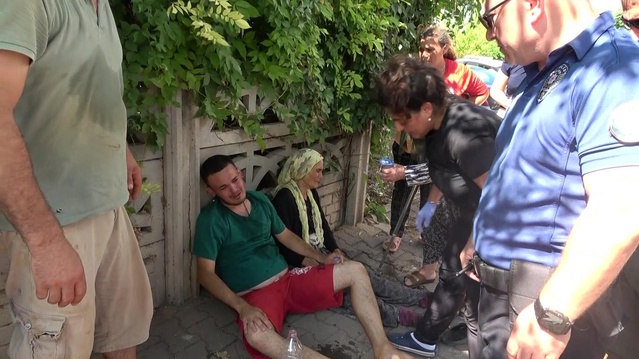 Anne oğlunun, oğlu annesinin yanan evde olduğunu zannetti buluşmada gözyaşları sel oldu