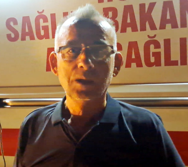 Antalya Serik'teki orman yangınında iş makinesi devrildi, ekipler çalışıyor