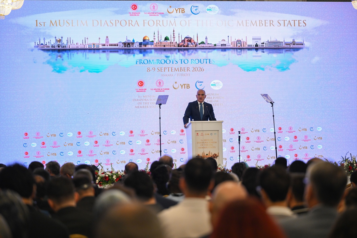 Bakan Ersoy: İslamofobiye karşı en güçlü araç dil ve kültürdür