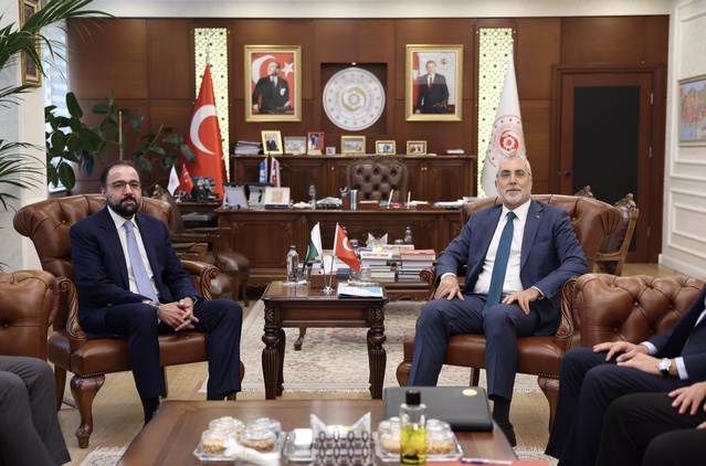 Bakan Işıkhan, Pakistanlı mevkidaşıyla iş birliği adımlarını görüştü