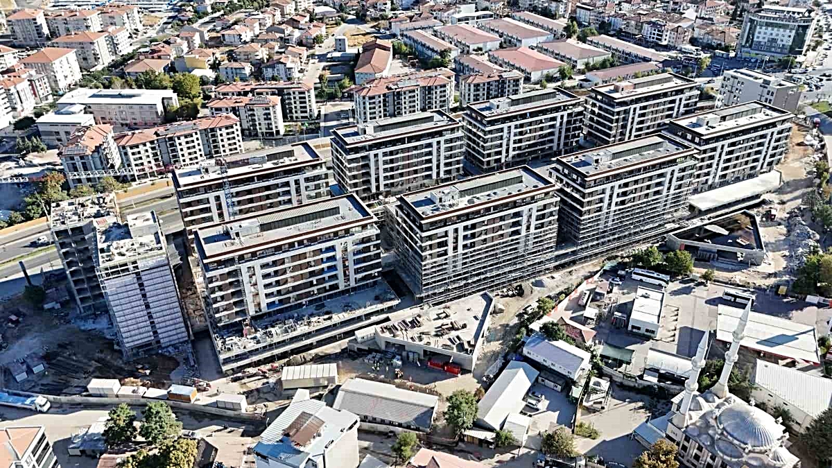 Başkan Taşkın, eski hal binası alanındaki projeyi inceledi