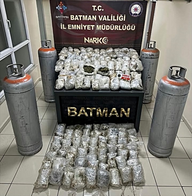 Batman'da kamyondaki tüplerde 87 kilo 500 gram sentetik uyuşturucu ele geçirildi