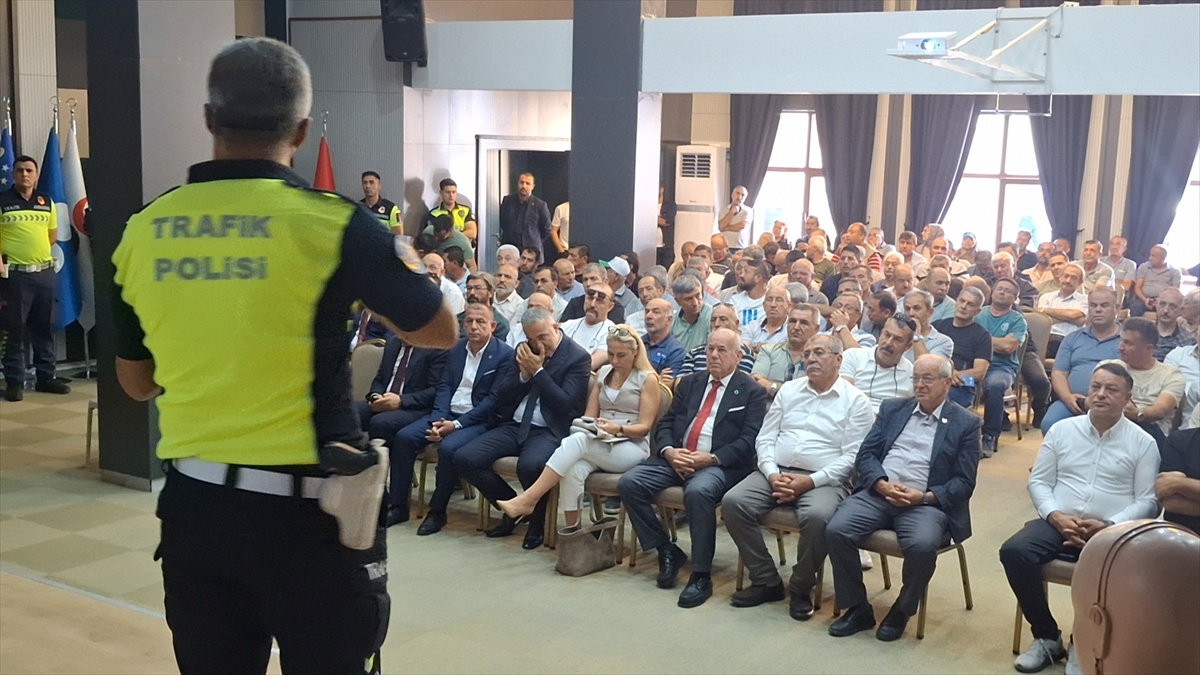 Beypazarı\'nda şoförlere ilk yardım ve güvenli sürüş eğitimi verildi, sertifikalar dağıtıldı