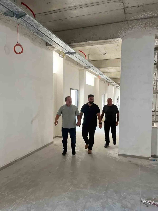 Boyabat'ta TOBB'un yaptığı okul inşaatında İlçe Milli Eğitim Müdürü incelemelerde bulundu