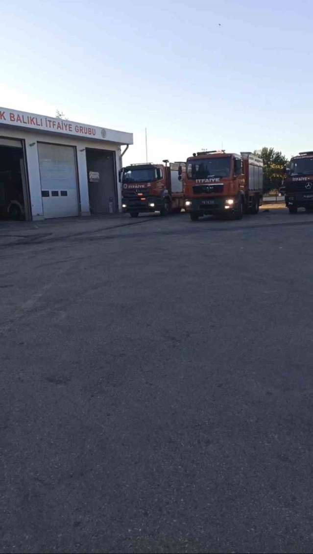 Bursa Büyükşehir Belediyesi, Antalya Kumluca'daki orman yangınına 2 araç ve personel gönderdi