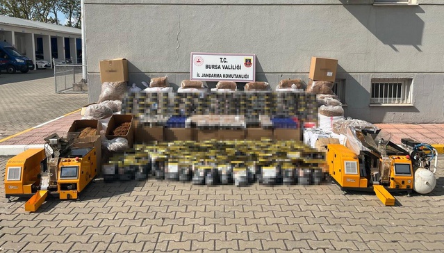 Bursa'da jandarmadan kaçakçılık operasyonunda 3,2 milyonluk tütün ve sigara ele geçirildi