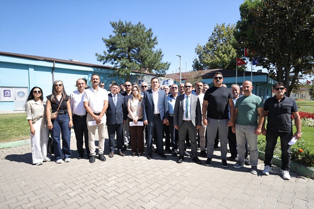 Bursa'da seyyar satıcı saldırısına uğrayan zabıta memuru için protesto düzenlendi
