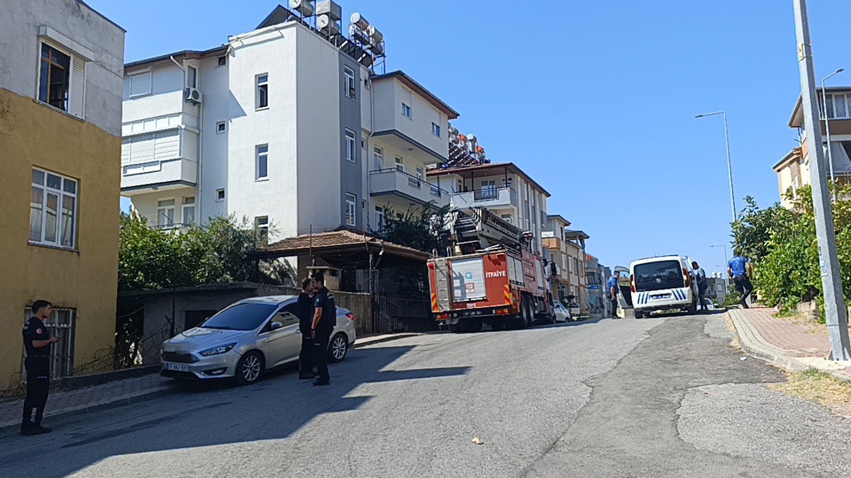 Antalya Manavgat'ta 'çatıda intihar girişimi' ihbarı ekipleri harekete geçirdi