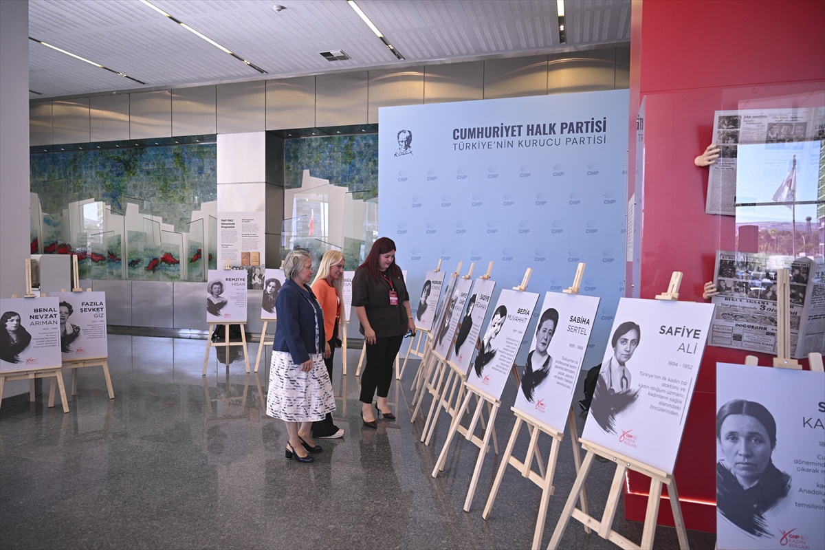 CHP kuruluşunun 103. yılında, Kılıçdaroğlu\'nun imzasıyla kadın sergisi açıldı