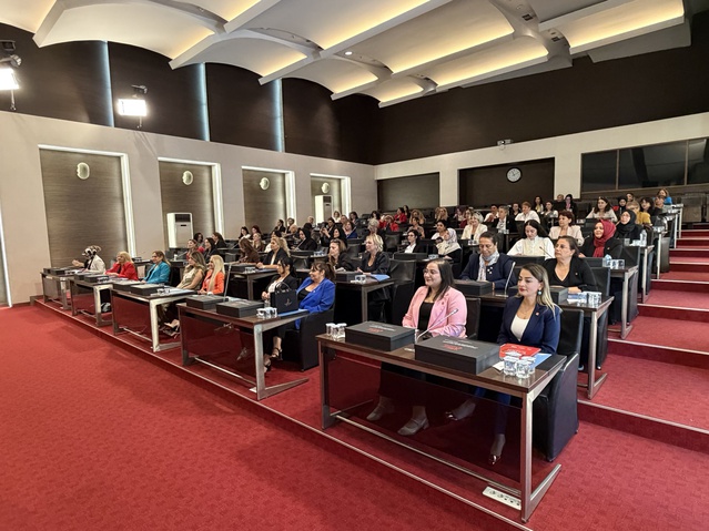 CHP Kadın Kolları Genel Başkanı Gülsever, illerin kadın kolları başkanlarıyla buluştu