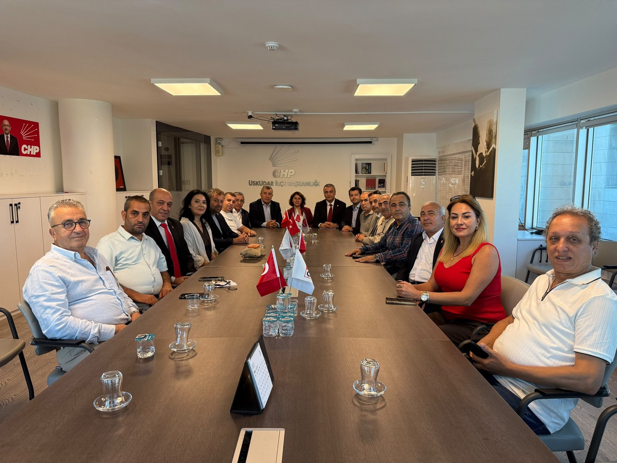 CHP Sözcüsü Sarı, Üsküdar seçimini valilik yasağı nedeniyle ilçe başkanlığından izledi