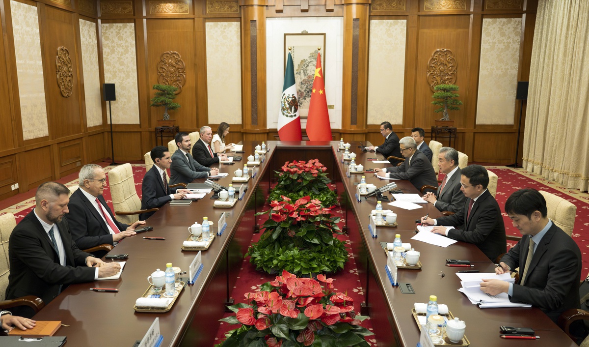 Wang Yi, Beijing\'de Meksikalı mevkidaşı Alvarez ile ikili ilişkileri görüştü