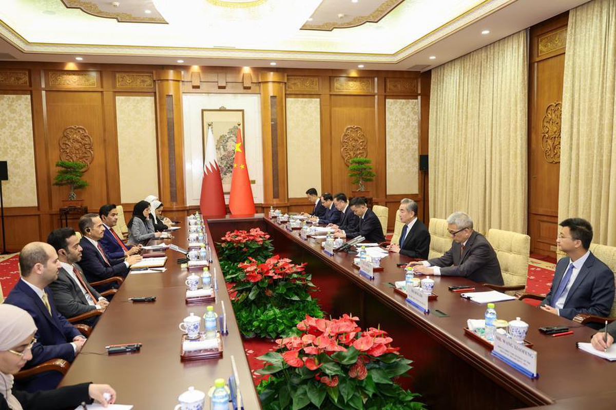Çin Dışişleri Bakanı Wang, Katar Başbakanı Al Sani ile Beijing\'de görüştü