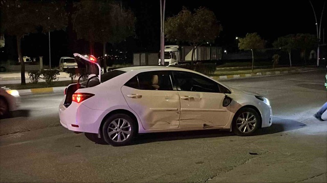 Çorum'da otomobil ile motosiklet çarpıştı, motosikletteki yolcu yaralandı