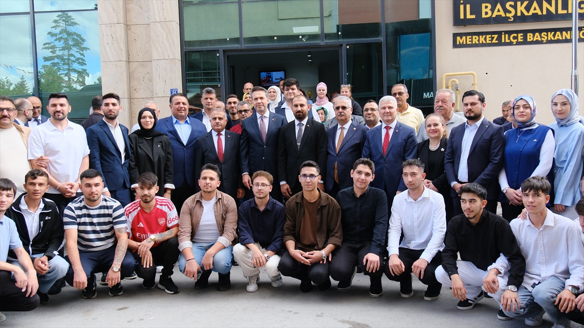 Enerji ve Tabii Kaynaklar Bakanı Bayraktar Çorum\'da ziyaretlerde bulundu