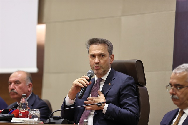 Bakan Bayraktar: Enerjide bağımsızlık için elektrikleşmeyi en üst düzeye çıkaracağız