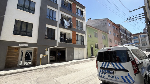 Eskişehir'de 5 yaşındaki down sendromlu çocuk 3. kattan düşerek ağır yaralandı