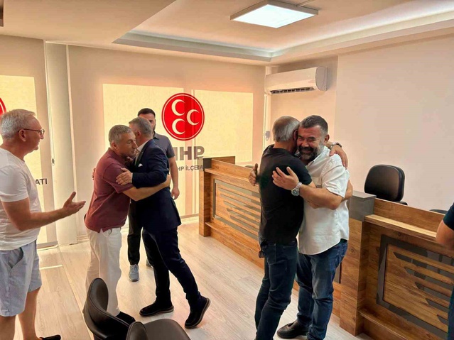 Grand Bazaar esnaf derneği, MHP Kuşadası İlçe Başkanı Taşdemir'i ziyaret etti