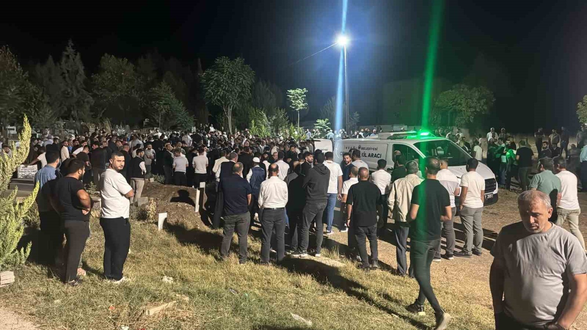 Bursa İnegöl\'de bisikletli kız çocuğuna çarpan araç hayatını kaybettirdi
