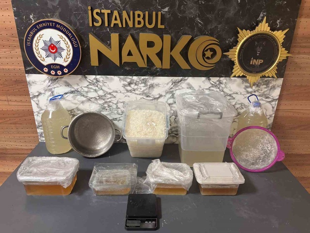 İstanbul'da uyuşturucu operasyonunda 26 kilo metamfetamin ele geçirildi