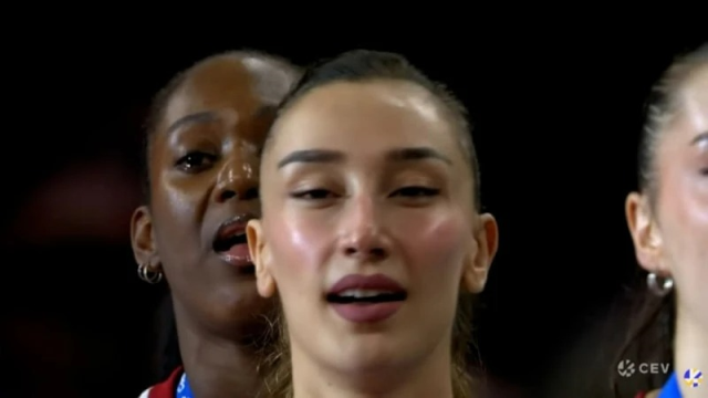 İstiklal Marşı'nı okuduğu için eleştirilmişti! Milli voleybolcudan tokat gibi yanıt