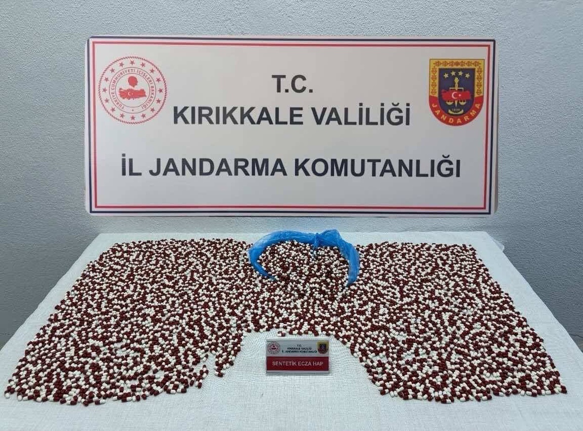Kırıkkale Yahşihan\'da uyuşturucu operasyonunda 4 bin 581 sentetik hap ele geçirildi