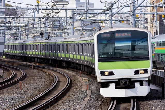 Tokyo'da şiddetli yağış tren seferlerini durdurdu, 140 binden fazla kişi etkilendi