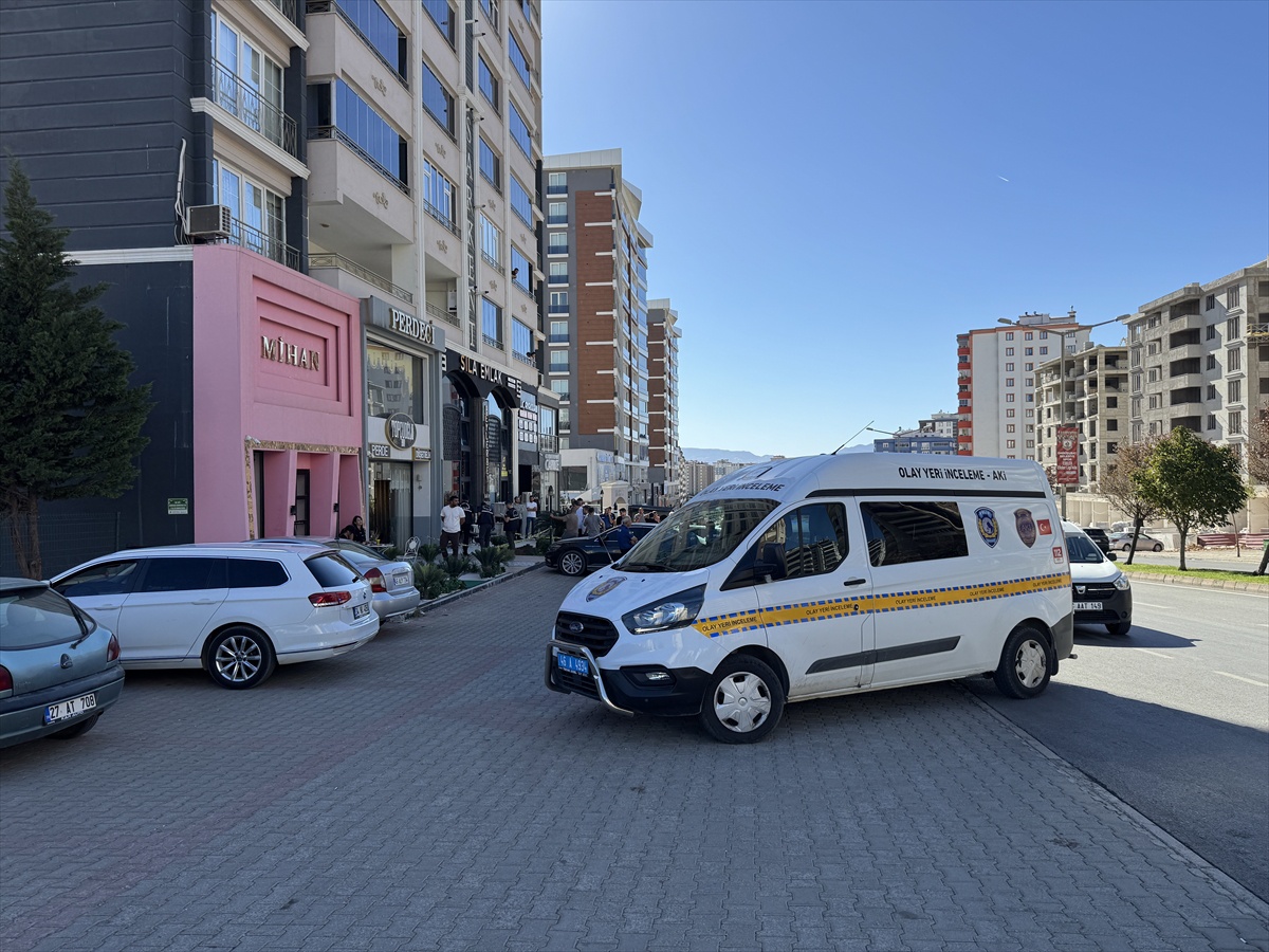 Kahramanmaraş Onikişubat\'ta silahlı saldırıda iki kadın hastaneye kaldırıldı