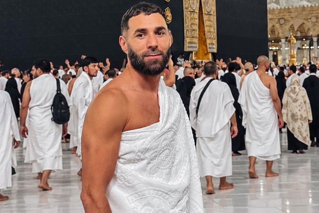 Karim Benzema Kabe'ye gitti! Paylaşımına tek cümlelik not