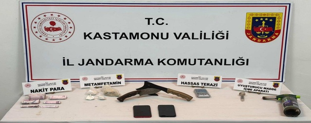 Kastamonu'da jandarmanın uyuşturucu operasyonunda gözaltına alınan 2 şüpheli tutuklandı