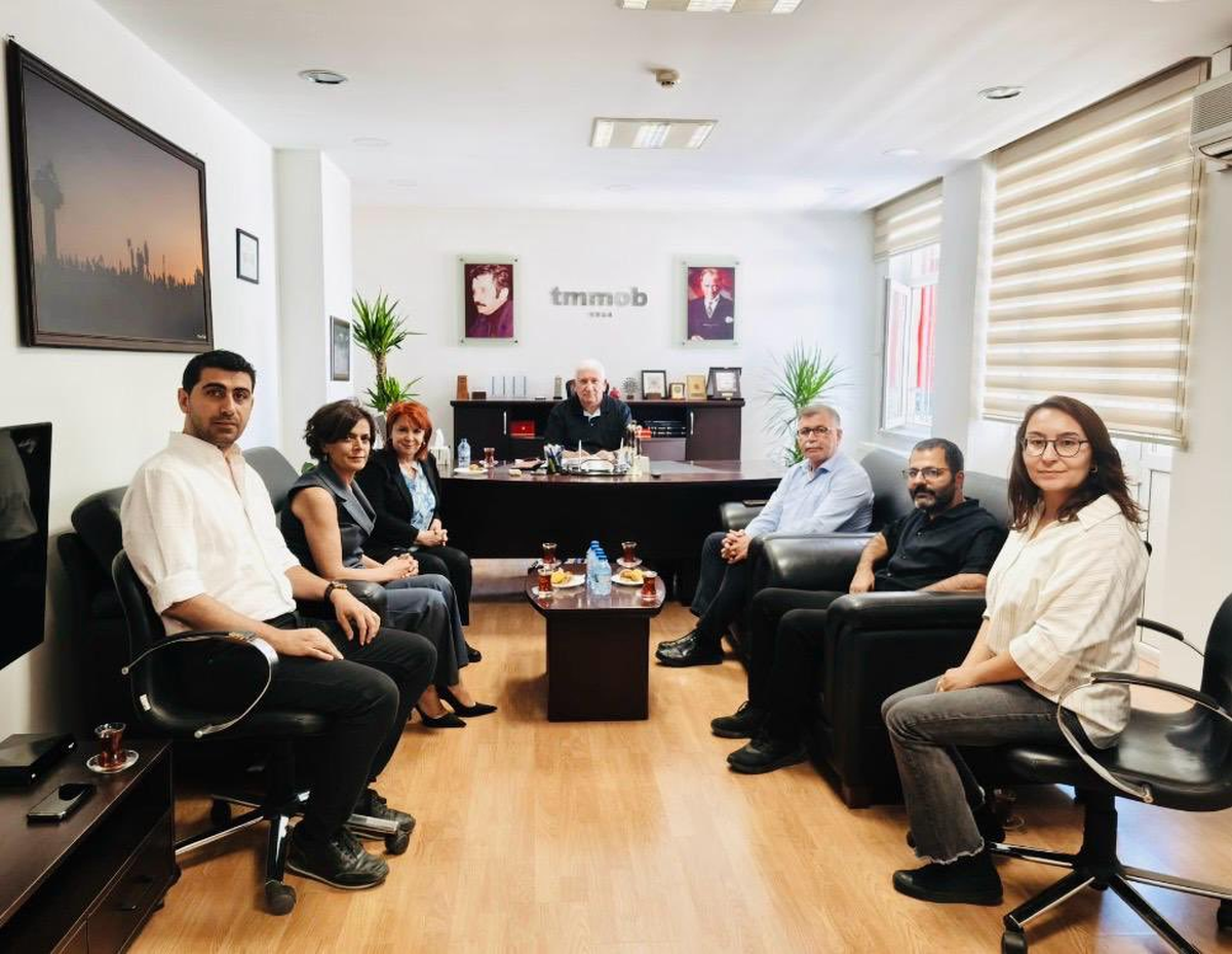 KESK Eş Genel Başkanı Karagöz başkanlığındaki heyet TMMOB\'yi ziyaret etti