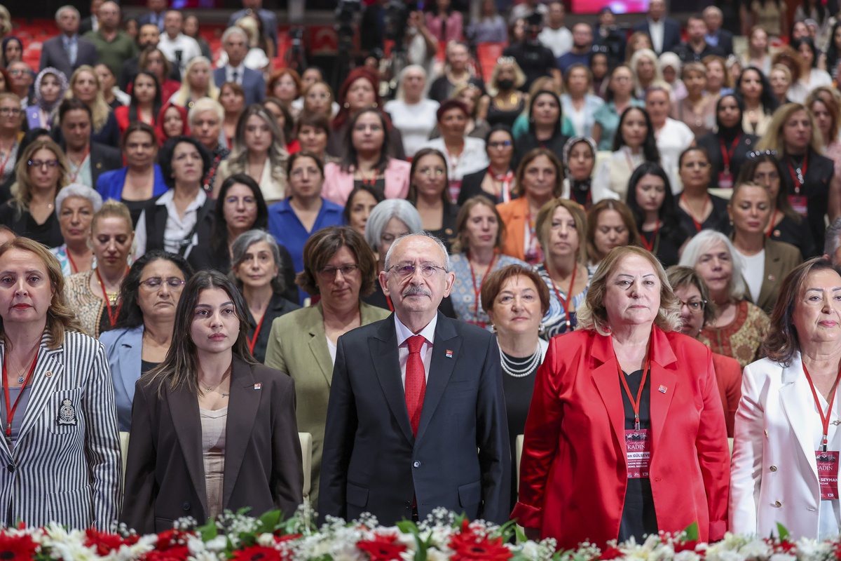 Kılıçdaroğlu: Kadınlarda hiç batıyı örnek almadık, batıya örnek olduk