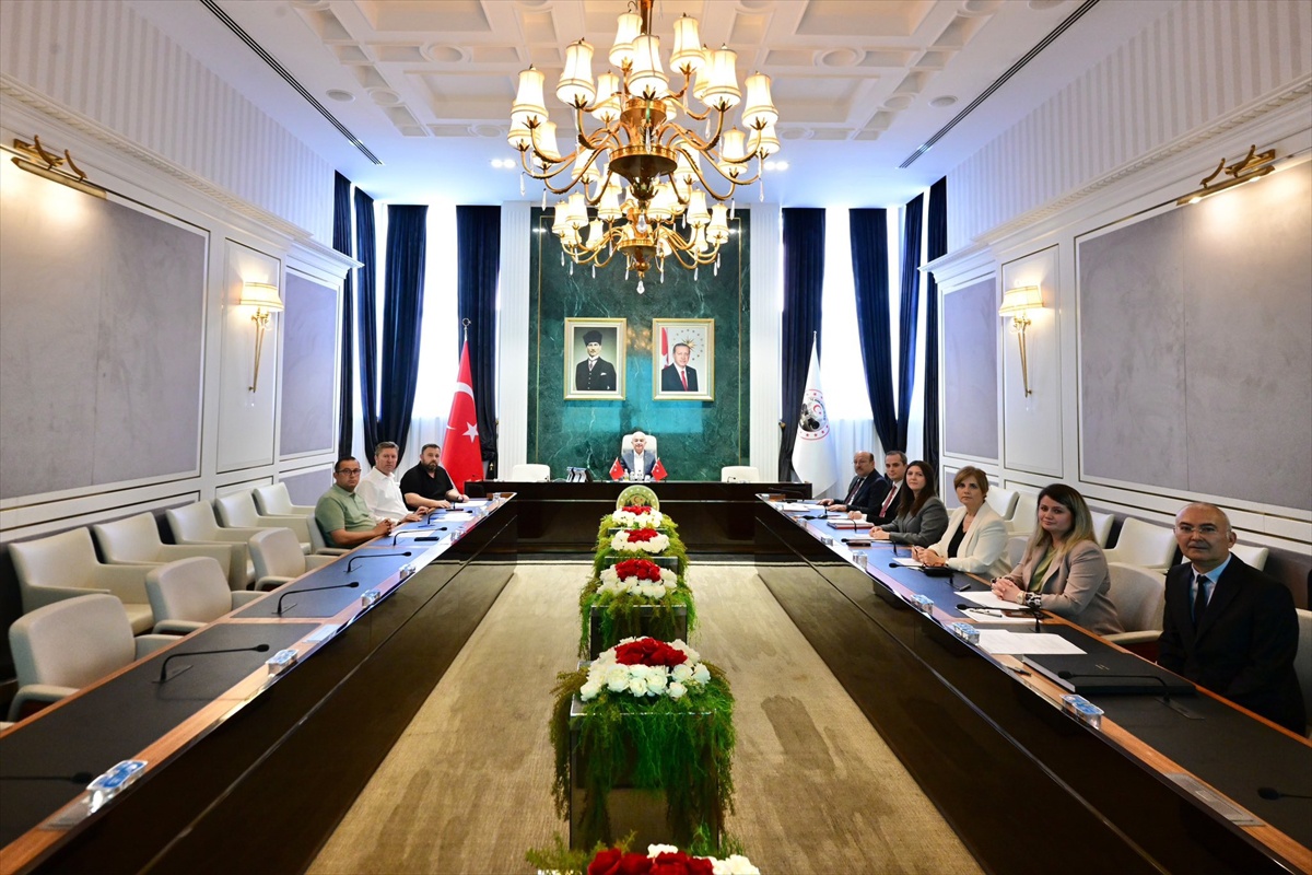 Kırklareli\'nde İl Encümeni Vali Turan başkanlığında toplandı
