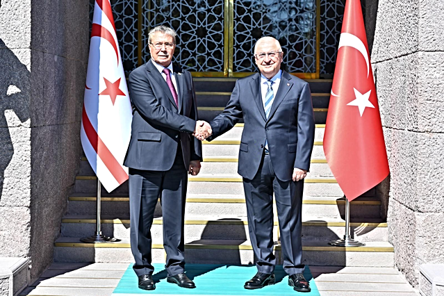 KKTC Başbakanı Üstel Ankara'da temaslarda bulundu
