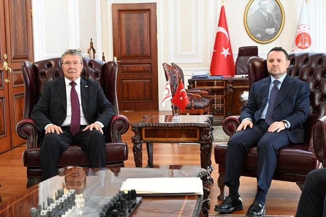 KKTC Başbakanı Üstel, batan gemideki kayıplar için Türkiye'de temaslarda bulundu