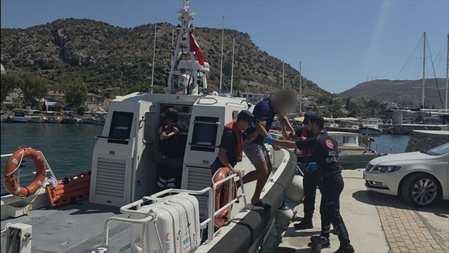 Marmaris açıklarında yatta yaralanan kişi Sahil Güvenlikle hastaneye ulaştırıldı