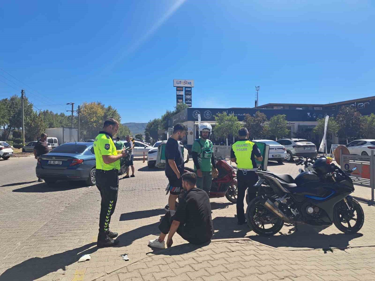 Muğla Menteşe\'de motosiklet ile otomobil çarpıştı, sürücü hafif yaralandı