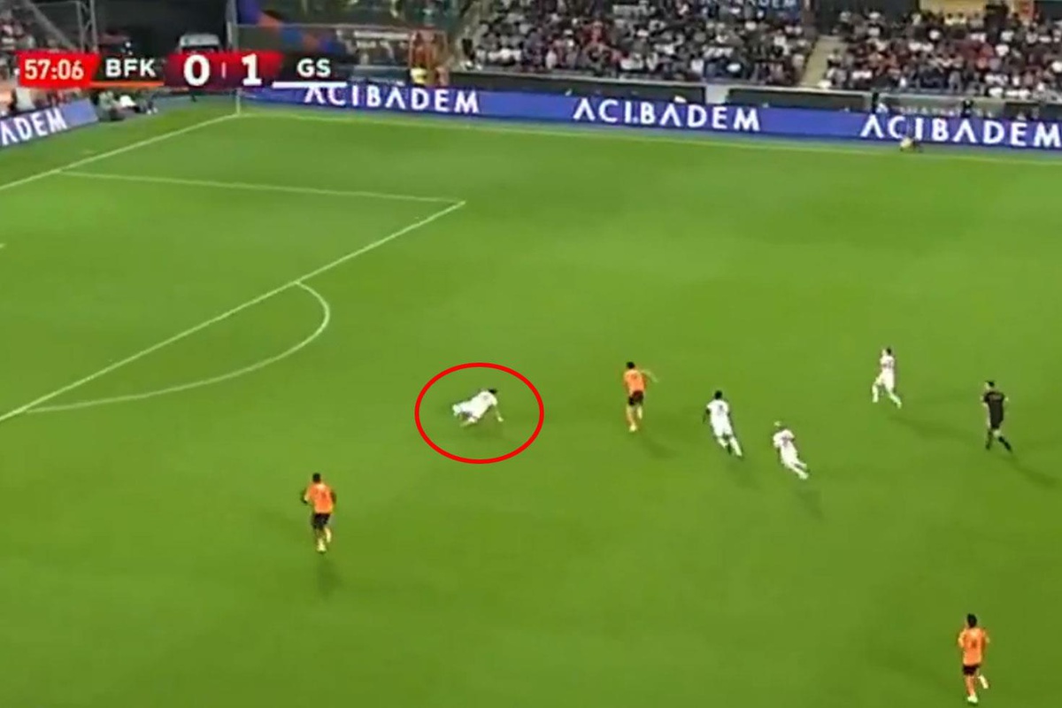 Okan Buruk\'tan savunmaya neşter! Sporting maçında sürpriz değişiklik