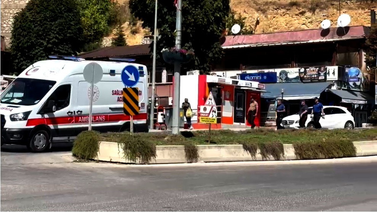 Bilecik\'te otomobile çarpmamak için manevra yapan motosiklet sürücüsü düşüp yaralandı