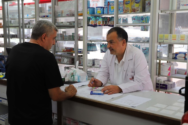 İzmir'de kuşaklar boyu korunan Rum eczacıya ait reçete defteri kentin kurtuluşunu belgeliyor