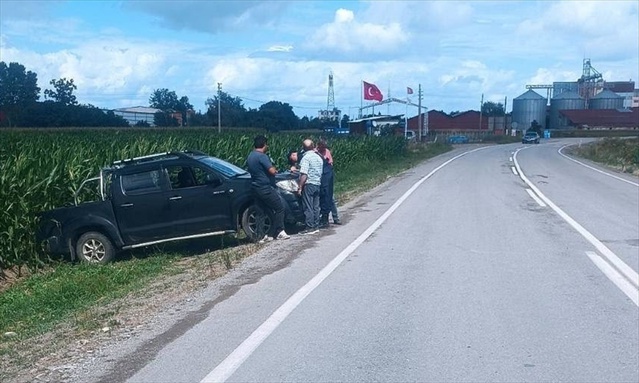 Samsun Bafra'da otomobille kamyonet çarpıştı, Meral S. yaralandı hastaneye kaldırıldı
