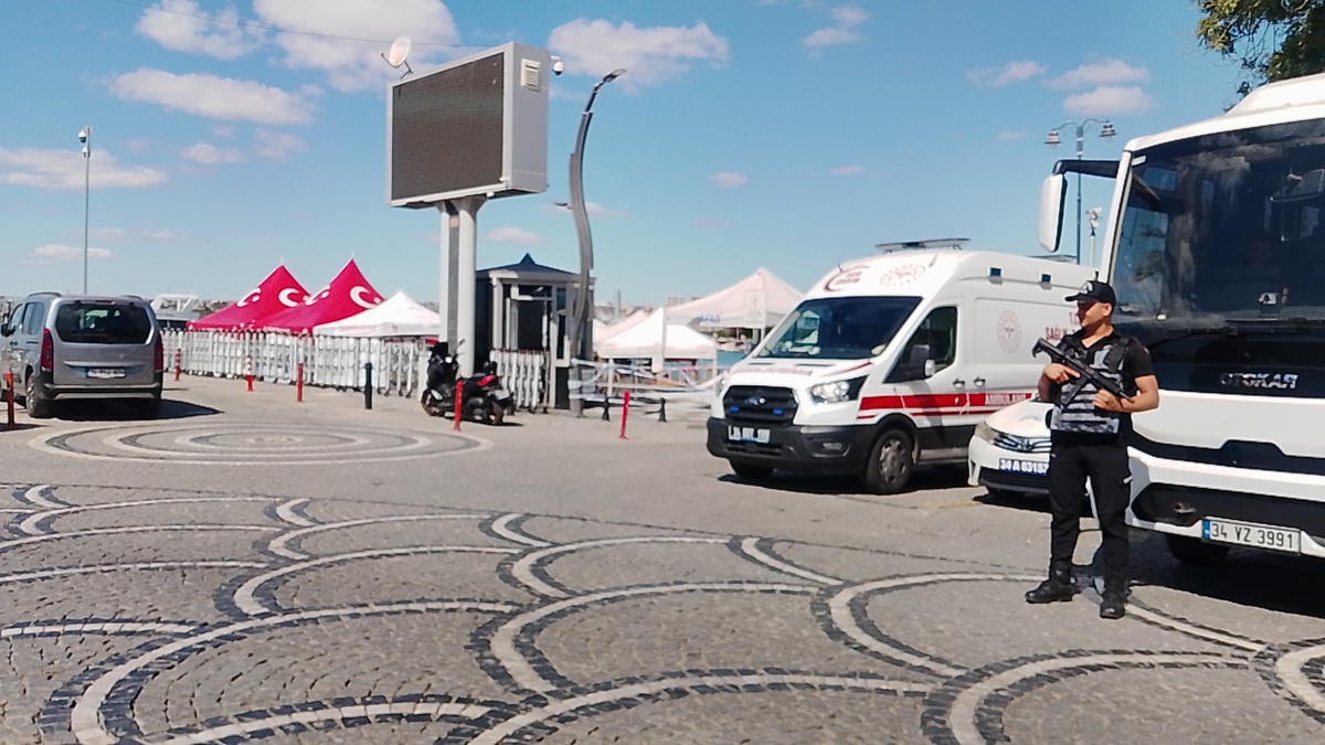 Silivri açıklarında batan gemideki 10 mürettebat için arama 7\'nci gününde sürüyor